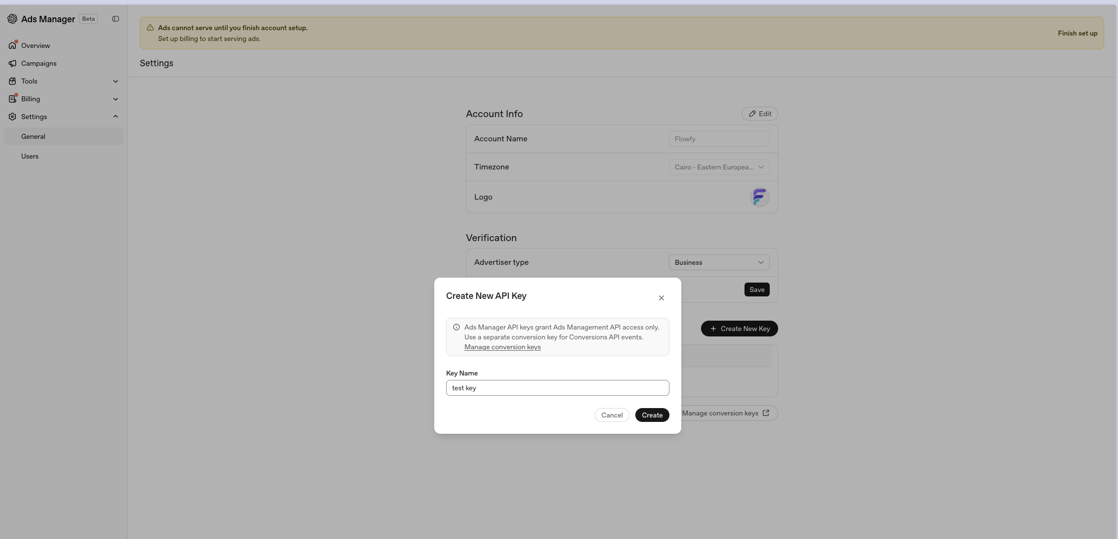نافذة إنشاء مفتاح API توضّح أن مفاتيح مدير الإعلانات تمنح صلاحية إدارة الإعلانات فقط، وأن أحداث Conversions API تحتاج مفتاح تحويلات منفصلًا